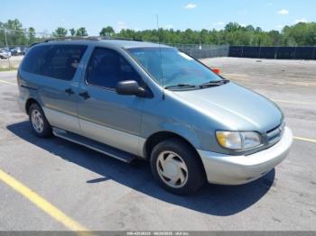  Salvage Toyota Sienna