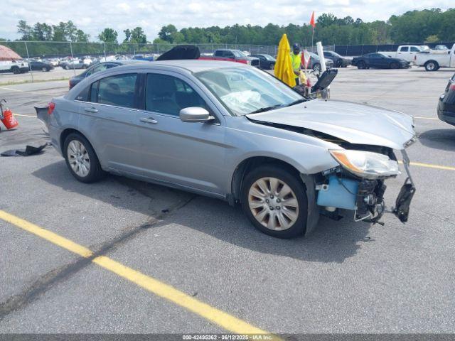  Salvage Chrysler 200