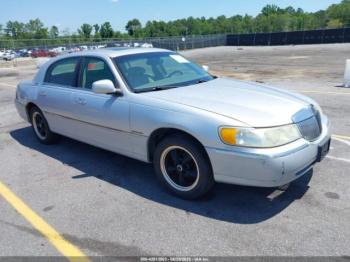  Salvage Lincoln Towncar