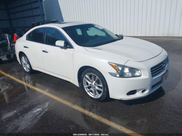  Salvage Nissan Maxima