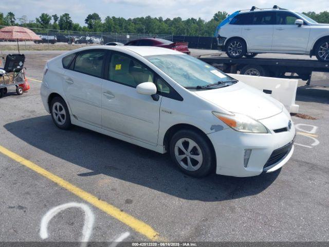  Salvage Toyota Prius