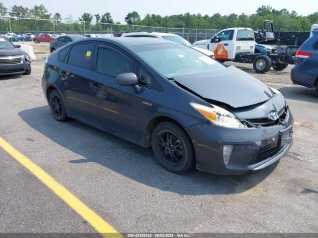  Salvage Toyota Prius
