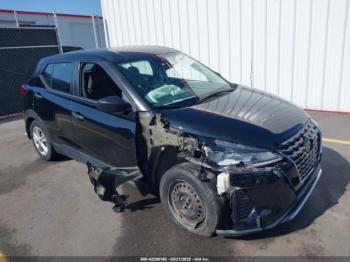  Salvage Nissan Kicks