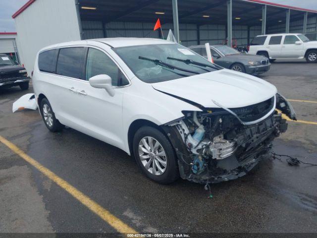  Salvage Chrysler Pacifica