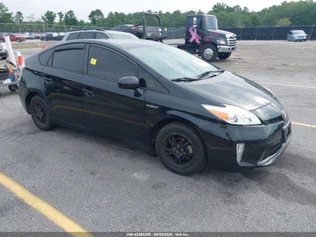  Salvage Toyota Prius