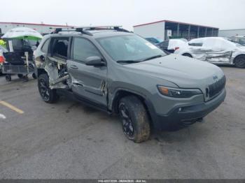  Salvage Jeep Cherokee