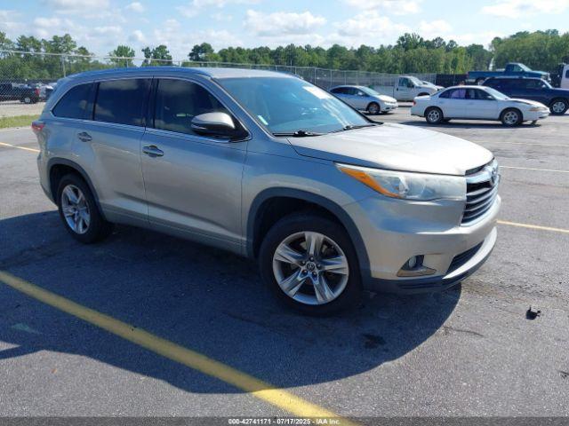  Salvage Toyota Highlander