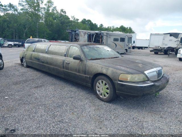  Salvage Lincoln Towncar
