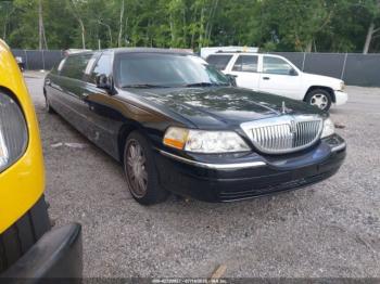  Salvage Lincoln Towncar