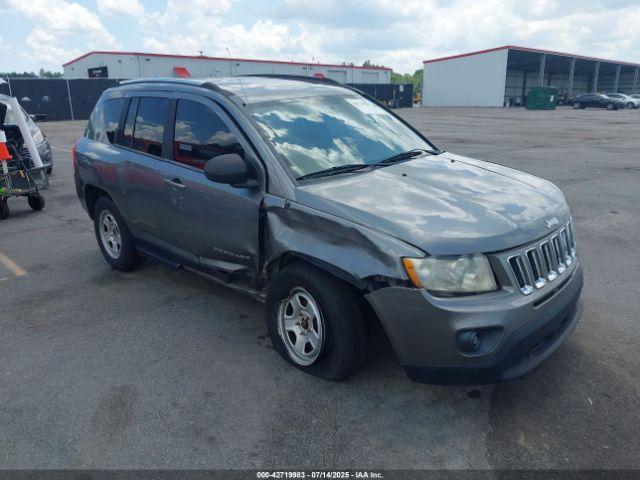  Salvage Jeep Compass