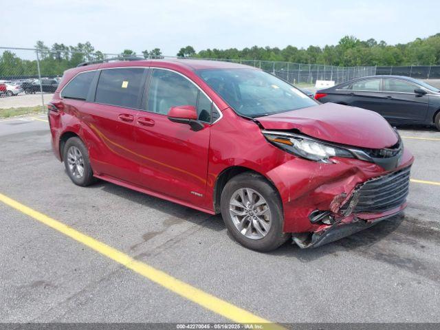  Salvage Toyota Sienna