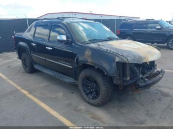  Salvage Chevrolet Avalanche 1500