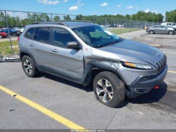  Salvage Jeep Cherokee
