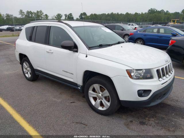  Salvage Jeep Compass