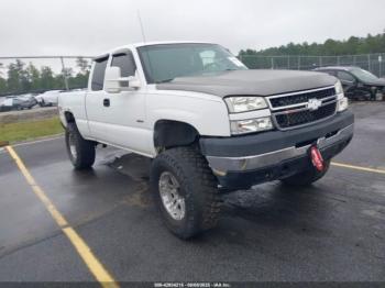  Salvage Chevrolet Silverado 2500