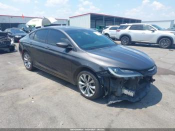  Salvage Chrysler 200