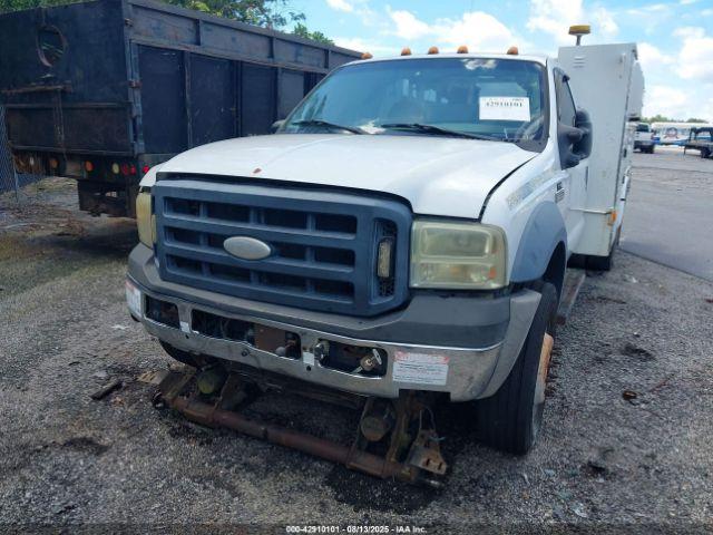 Ford F-550 Image 5