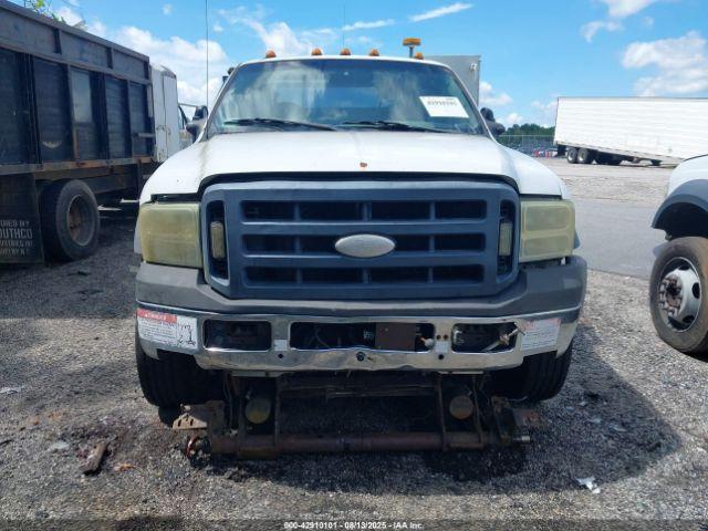 Ford F-550 Image 8