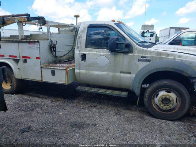 Ford F-550 Image 12