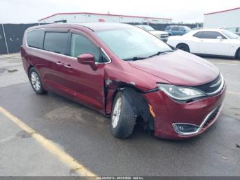  Salvage Chrysler Pacifica