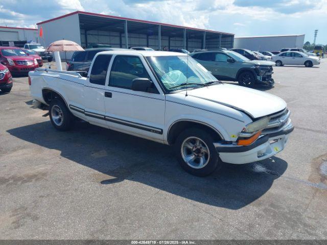  Salvage Chevrolet S-10