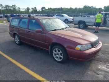  Salvage Volvo V70