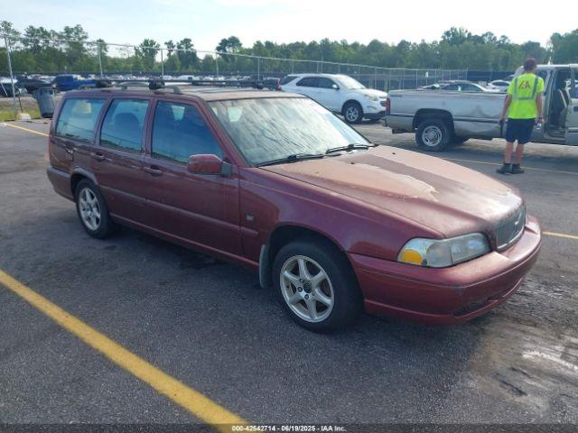  Salvage Volvo V70