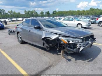  Salvage Nissan Altima