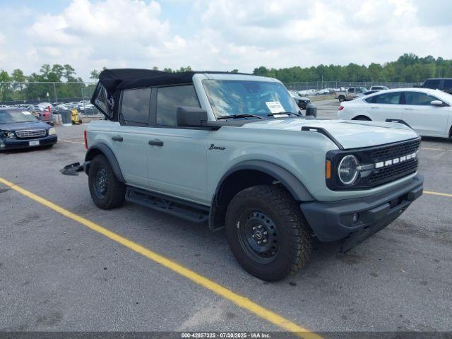  Salvage Ford Bronco