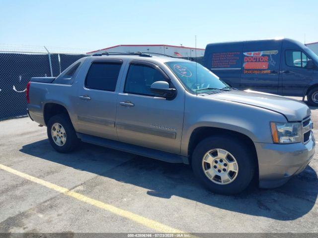  Salvage Chevrolet Avalanche 1500