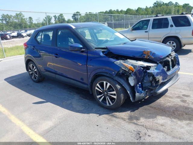  Salvage Nissan Kicks