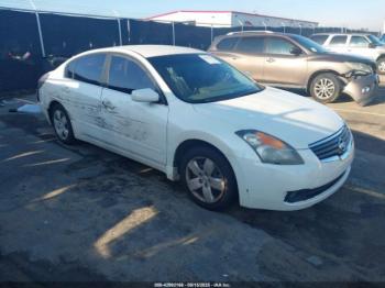  Salvage Nissan Altima