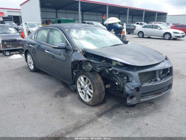 Salvage Nissan Maxima