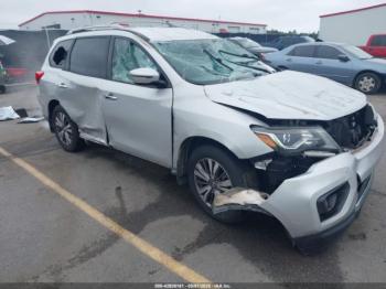  Salvage Nissan Pathfinder