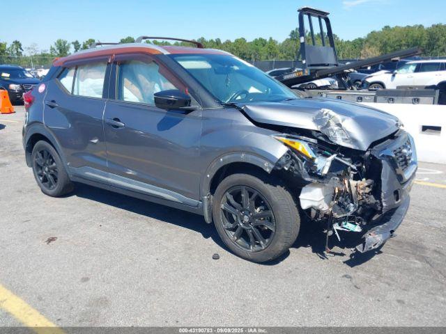  Salvage Nissan Kicks