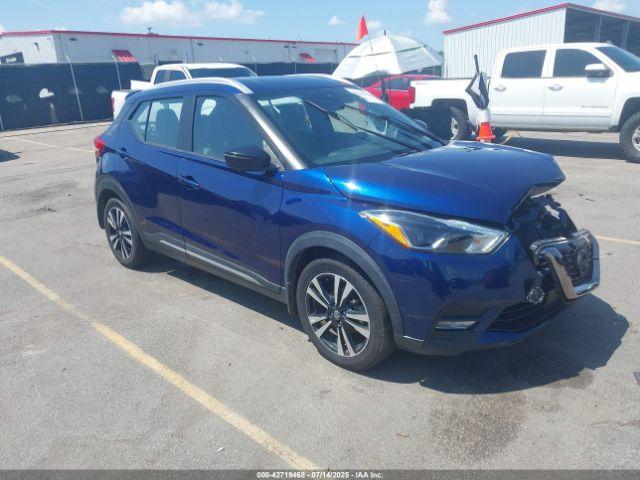 Salvage Nissan Kicks