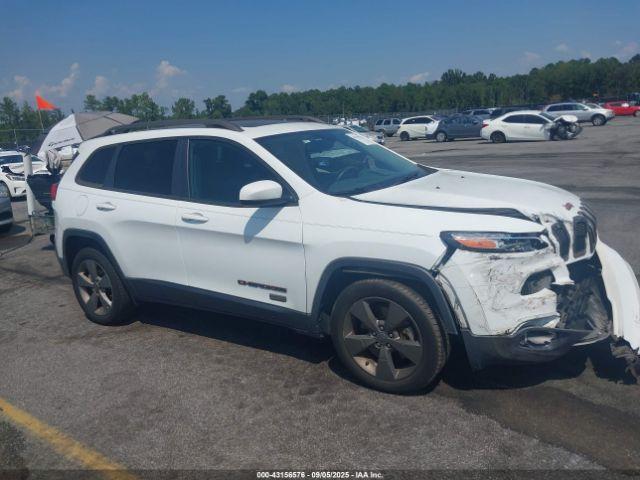  Salvage Jeep Cherokee