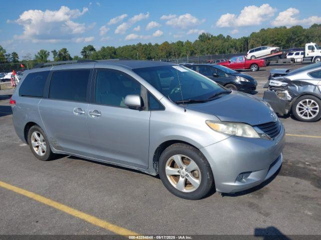  Salvage Toyota Sienna