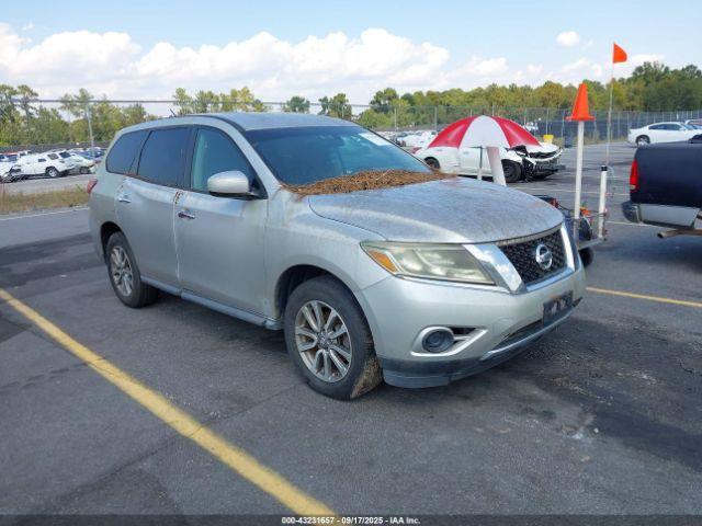  Salvage Nissan Pathfinder