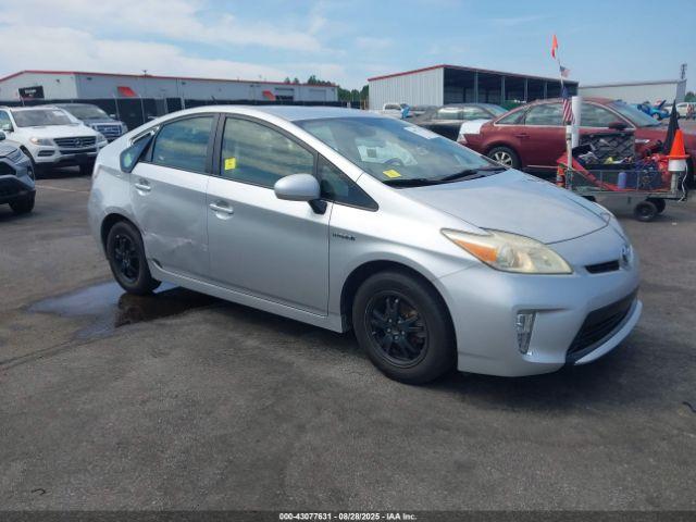  Salvage Toyota Prius