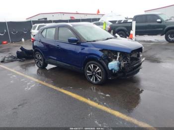  Salvage Nissan Kicks