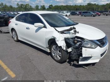  Salvage Nissan Altima