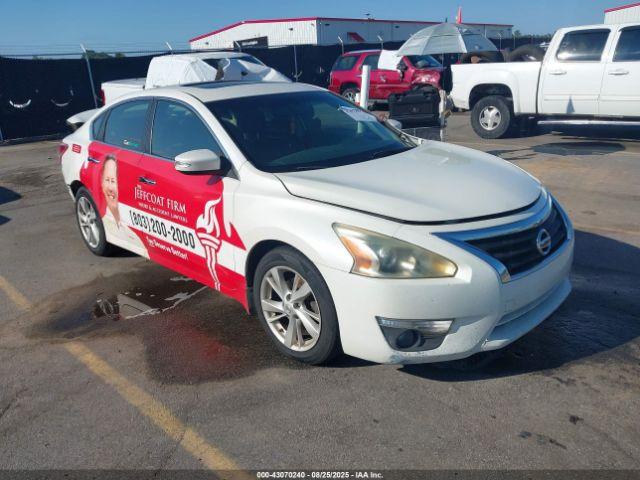  Salvage Nissan Altima