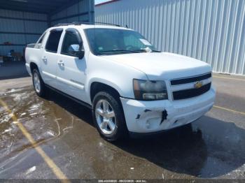  Salvage Chevrolet Avalanche 1500