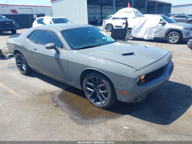  Salvage Dodge Challenger