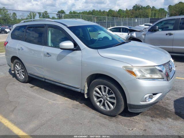  Salvage Nissan Pathfinder