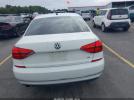 Volkswagen Passat 1.8t S Image 10