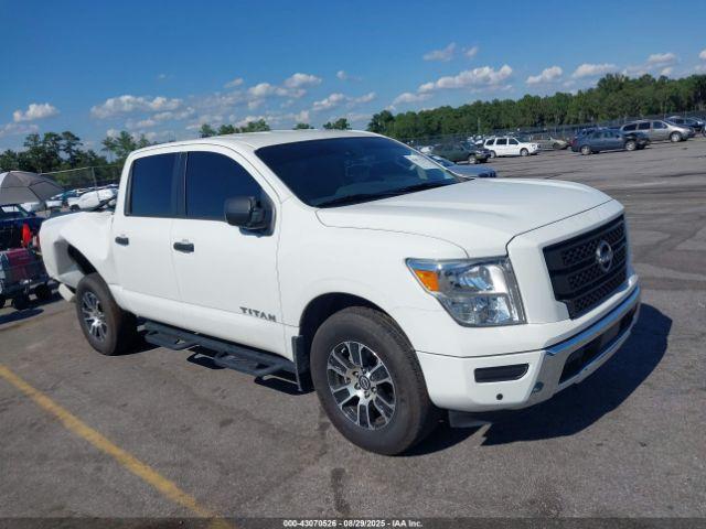  Salvage Nissan Titan