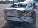 Toyota Camry Le Image 4
