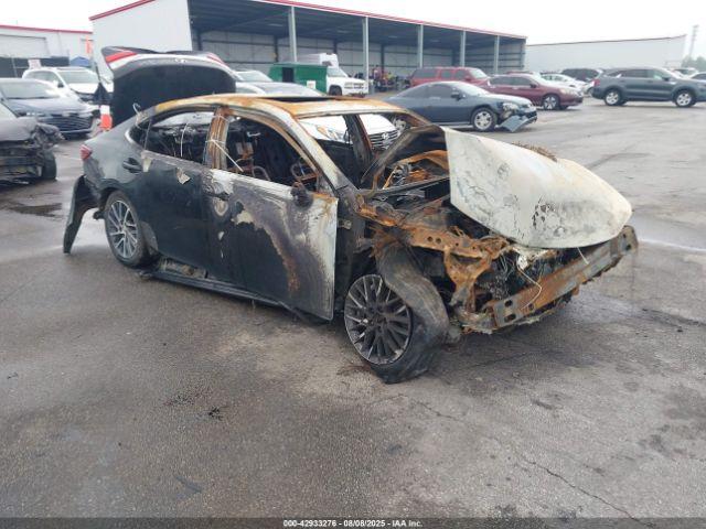 Salvage Lexus Es